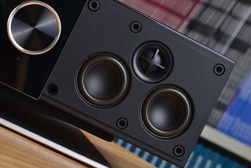 测评享受美妙的视觉和听觉体验mcintosh美国麦景图rs200无线音响系统