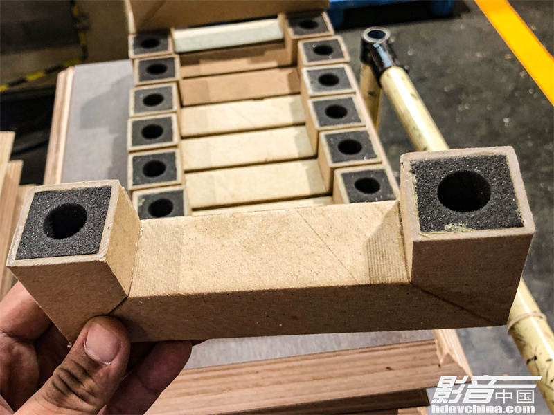 Yamaha_NS3000-interner_Absorber.jpg