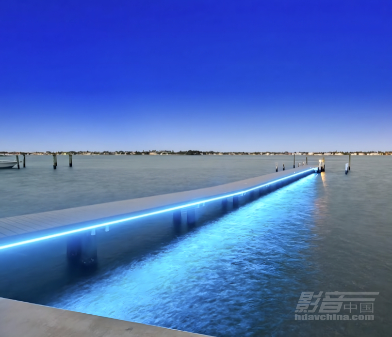 6-LIGHTING UP THE LAGOON.jpg