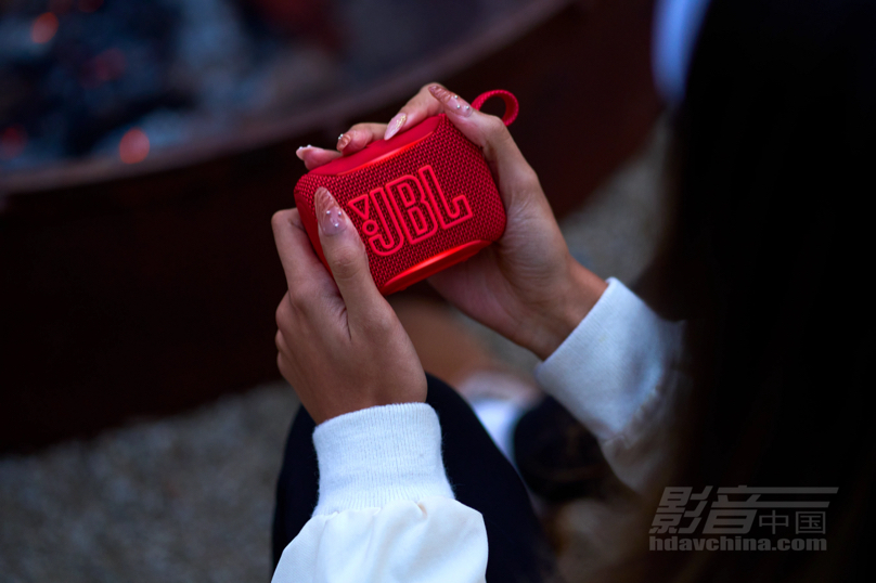 \ 1201-JBL Go 5.JPG